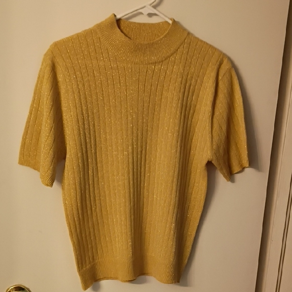 Sag Harbor Women's‎ Gold Crewneck Light Weight Sweater Size Small